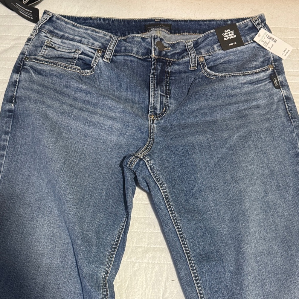Silver Jeans Bootcut in Medium Blue Wash